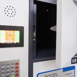 Yonhoo - Equipamiento Comercial | TAQUILLA CON CENTRALITA DIGITAL | Ref. 69053
